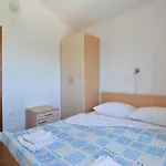 Basic By Interhome * Vinišće
