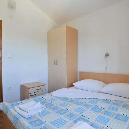 Basic By Interhome * Vinišće