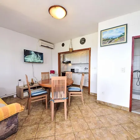 Basic By Interhome Vinišće