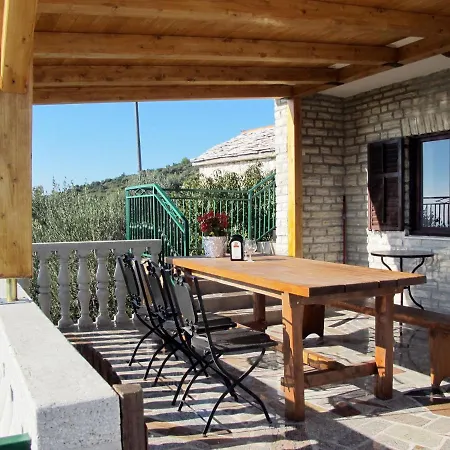 Basic - Tgr612 By Interhome Vinisce