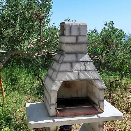 Basic By Interhome Vikendica